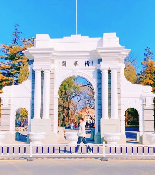 KHÁM PHÁ TRƯỜNG ĐẠI HỌC THANH HOA （清华大学）- NGÔI TRƯỜNG MƠ ƯỚC CỦA BIẾT BAO DU HỌC SINH